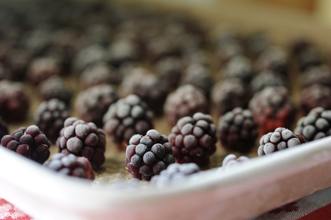 Blackberry & Apple Crumble (gluten-free & vegan) - using frozen blackberries!