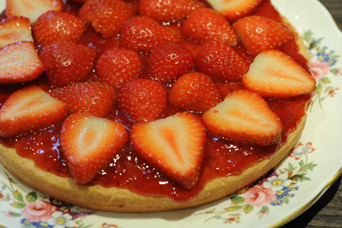 Miss Windsor re-creates Fannie Merritt Farmer’s recipe - GENUINE Sponge Cake - Strawberries & Cream!