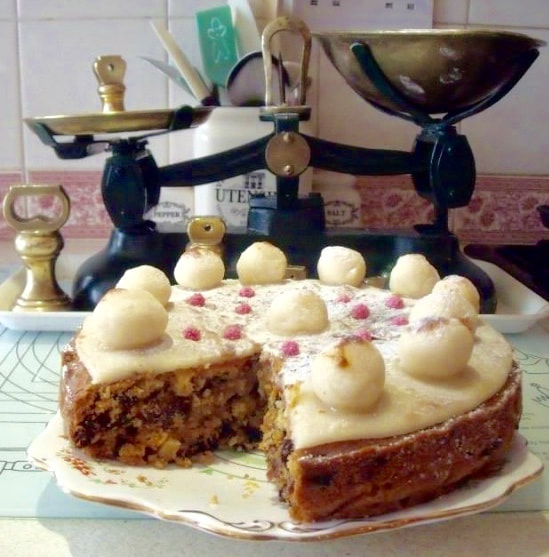 Miss Windsor's Delectables - Patricia Matthews - Grandma's Antique Recipes - Simnel Cake